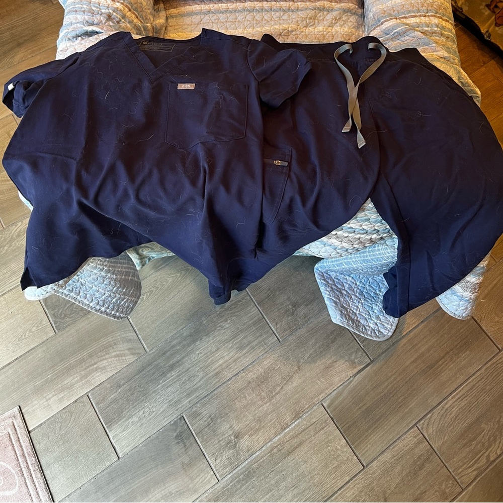 Figs scrubs